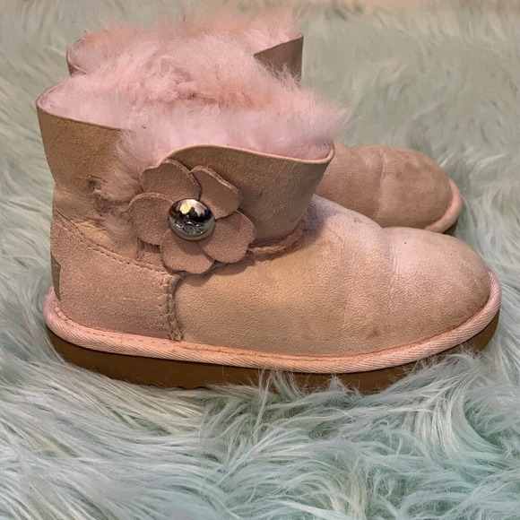 Ugg Girls Boots Toddler Size 11 Pink Mini Bailey Button Poppy Pink Slip On - Picture 1 of 8
